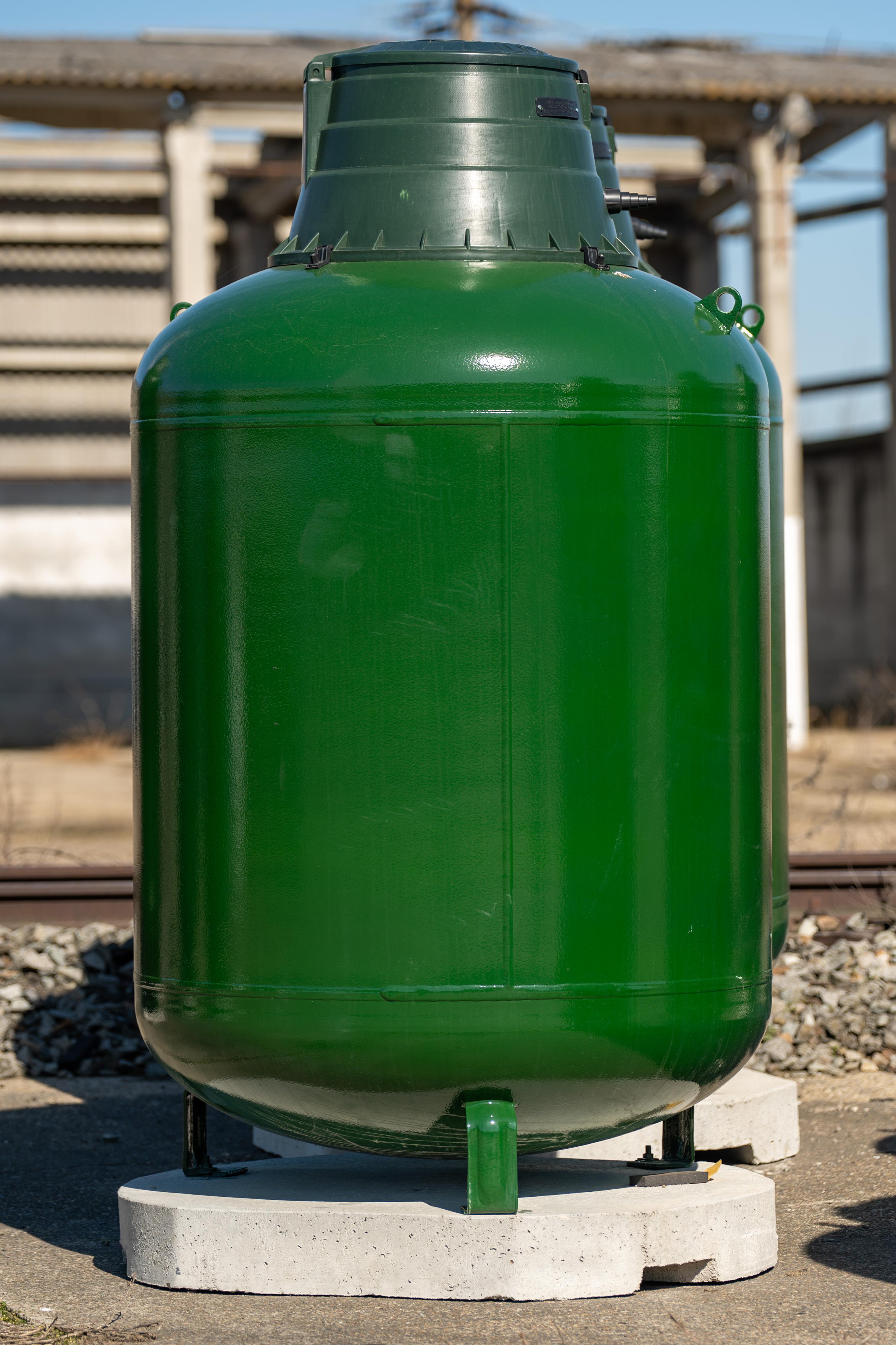 REZERVOR 1000L VERTICAL SUBTERAN